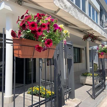 Hotel Oria Ріміні Екстер'єр фото